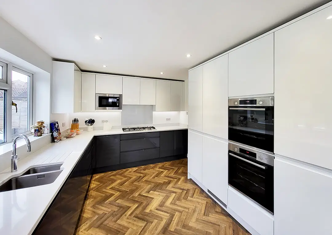 Contemporary kitchen in Duddingston